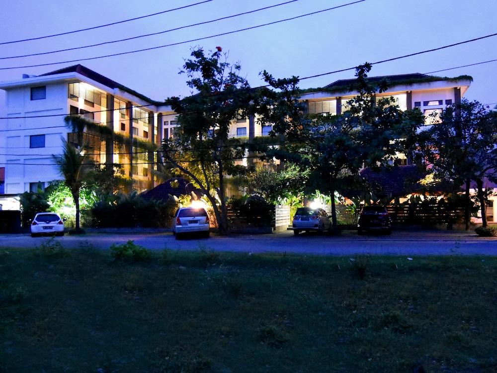 Ganga Hotel & Apartment Denpasar Exterior foto